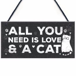 1Pcs Wooden Hanging Pendant Tags Cute Cat Pets Carved Door Tag Friendship Sign Cat Lovers (Color: 1)